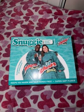 Snuggie x Mtn Dew Teal Fleece Blanket Box